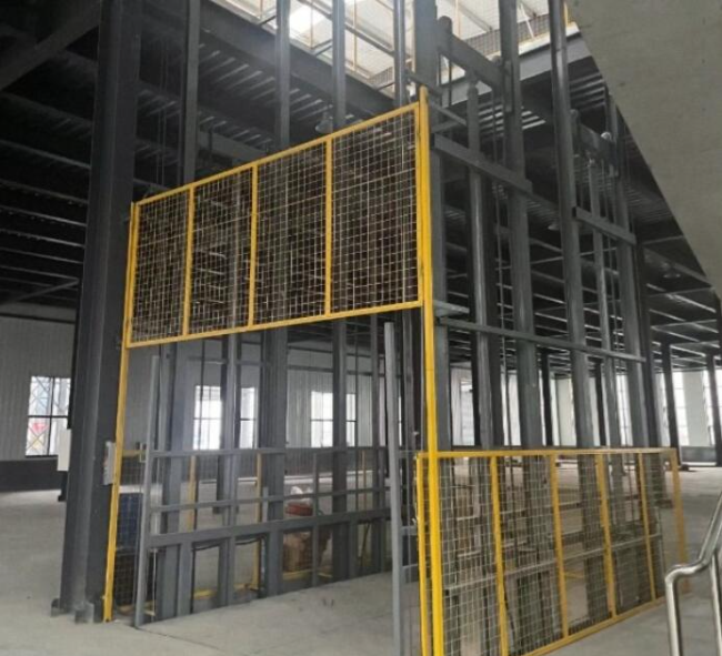 江源请详细介绍一下货梯安装在室外的维护方法