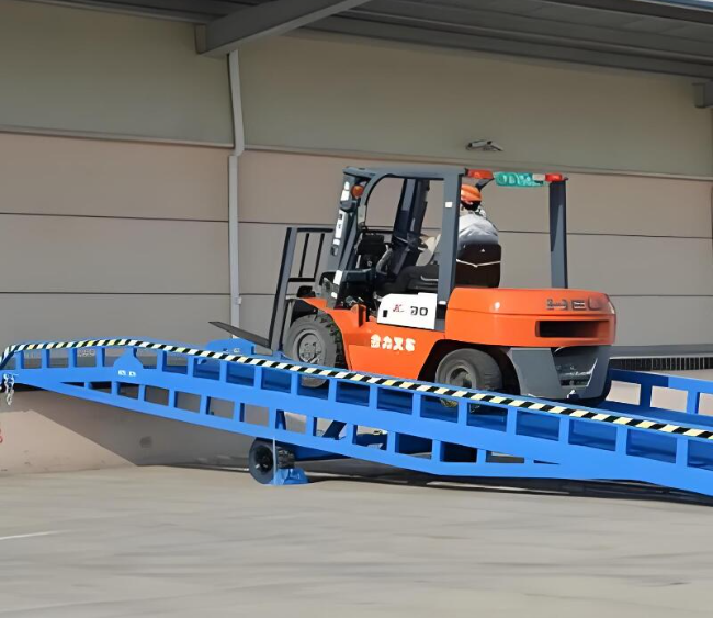 江源移动式卸货平台（叉车用）